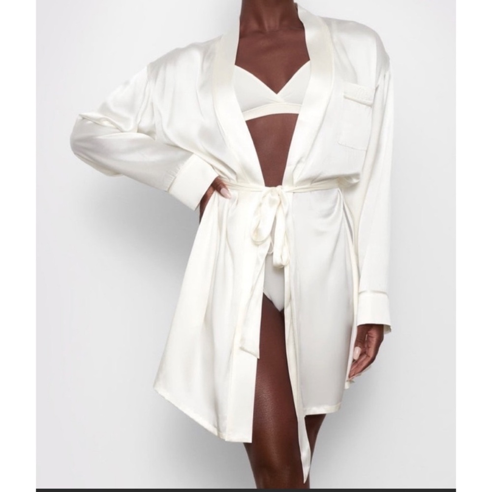SKIMS Bridal MRS. Marble Silk Robe S/M